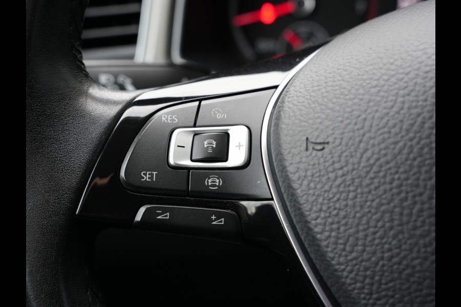 Volkswagen T-Roc 1.0 TSI Style | Navigatie | Adaptive Cruise | PDC | Android/Apple Carplay