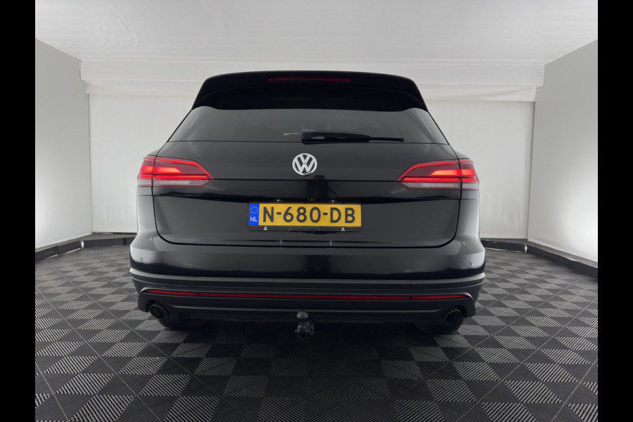 Volkswagen Touareg 3.0 TDI R-Line (INCL-BTW) Aut. *LEATHER | FULL-LED | BLIND-SPOT | HEATED-COMFORTSEATS | AIR-SUSPENSION | KEYLESS | CAMERA | NAVI-FULLMAP | PRIVACY-GLASS | ADAPTIVE-CRUISE |  SHIFT-PADDLES | TOWBAR*