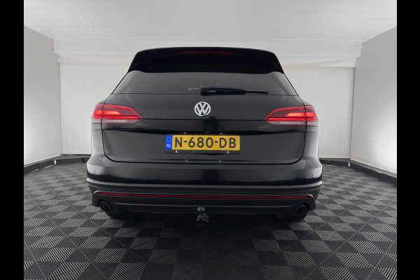 Volkswagen Touareg 3.0 TDI R-Line (INCL-BTW) Aut. *LEATHER | FULL-LED | BLIND-SPOT | HEATED-COMFORTSEATS | AIR-SUSPENSION | KEYLESS | CAMERA | NAVI-FULLMAP | PRIVACY-GLASS | ADAPTIVE-CRUISE |  SHIFT-PADDLES | TOWBAR*