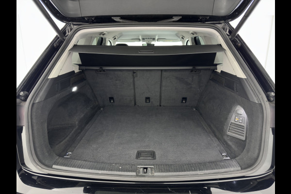 Volkswagen Touareg 3.0 TDI R-Line (INCL-BTW) Aut. *LEATHER | FULL-LED | BLIND-SPOT | HEATED-COMFORTSEATS | AIR-SUSPENSION | KEYLESS | CAMERA | NAVI-FULLMAP | PRIVACY-GLASS | ADAPTIVE-CRUISE |  SHIFT-PADDLES | TOWBAR*