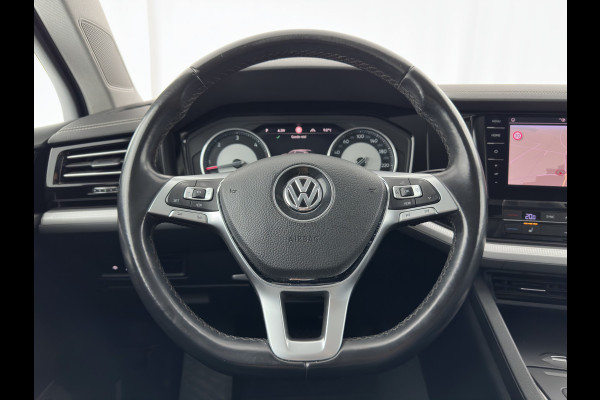 Volkswagen Touareg 3.0 TDI R-Line (INCL-BTW) Aut. *LEATHER | FULL-LED | BLIND-SPOT | HEATED-COMFORTSEATS | AIR-SUSPENSION | KEYLESS | CAMERA | NAVI-FULLMAP | PRIVACY-GLASS | ADAPTIVE-CRUISE |  SHIFT-PADDLES | TOWBAR*