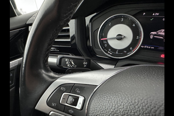 Volkswagen Touareg 3.0 TDI R-Line (INCL-BTW) Aut. *LEATHER | FULL-LED | BLIND-SPOT | HEATED-COMFORTSEATS | AIR-SUSPENSION | KEYLESS | CAMERA | NAVI-FULLMAP | PRIVACY-GLASS | ADAPTIVE-CRUISE |  SHIFT-PADDLES | TOWBAR*