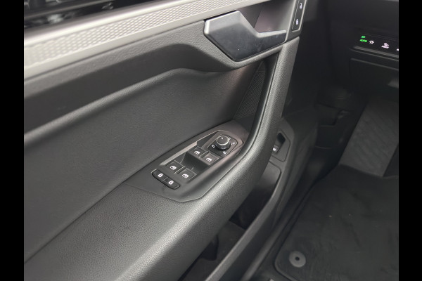 Volkswagen Touareg 3.0 TDI R-Line (INCL-BTW) Aut. *LEATHER | FULL-LED | BLIND-SPOT | HEATED-COMFORTSEATS | AIR-SUSPENSION | KEYLESS | CAMERA | NAVI-FULLMAP | PRIVACY-GLASS | ADAPTIVE-CRUISE |  SHIFT-PADDLES | TOWBAR*