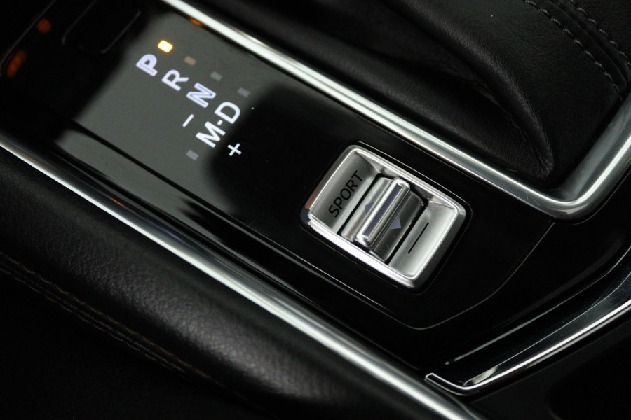 Mazda CX-5 2.0 SkyActiv-G 160 GT-M 4WD (PANORAMADAK, TREKHAAK, STOEL/STUUR VERWARMING, CAMERA, ELEKTR STOELEN, SENSOREN)