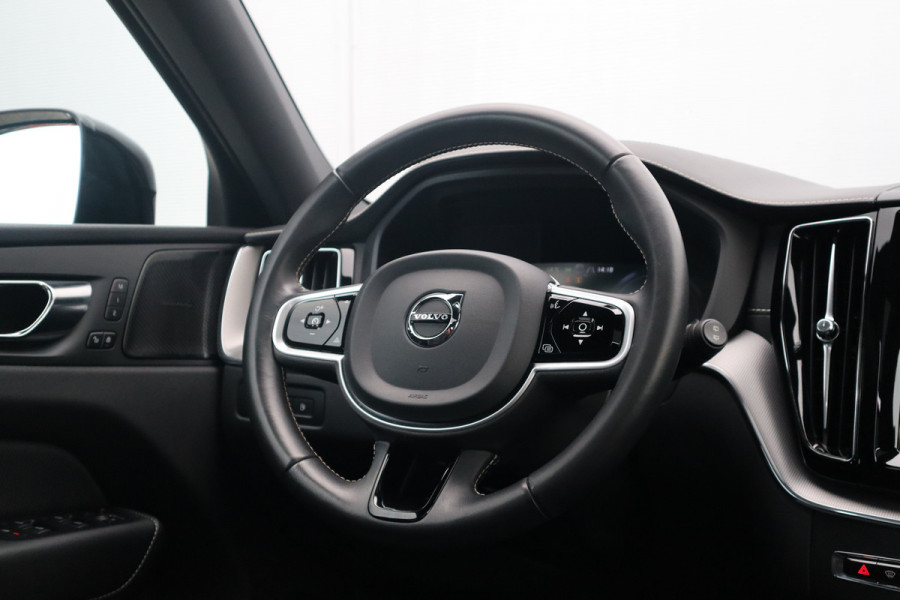 Volvo XC60 2.0 Recharge T6 AWD R-Design Panorama dak / Head-Up / Harman Kardon / 360 camera / Adaptieve cruise /