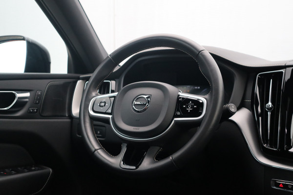 Volvo XC60 2.0 Recharge T6 AWD R-Design Panorama dak / Head-Up / Harman Kardon / 360 camera / Adaptieve cruise /