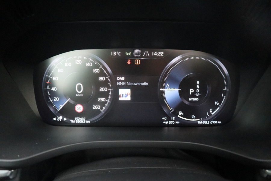 Volvo XC60 2.0 Recharge T6 AWD R-Design Panorama dak / Head-Up / Harman Kardon / 360 camera / Adaptieve cruise /