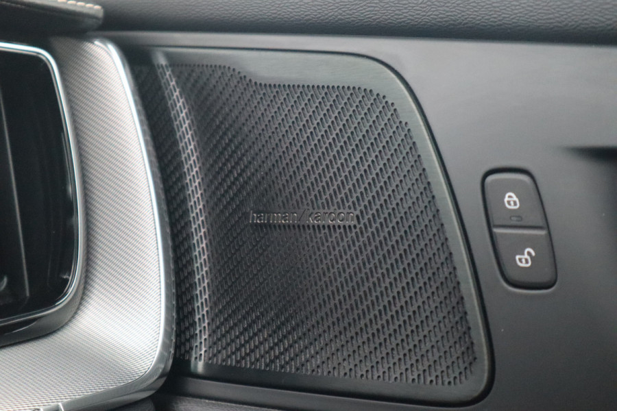 Volvo XC60 2.0 Recharge T6 AWD R-Design Panorama dak / Head-Up / Harman Kardon / 360 camera / Adaptieve cruise /