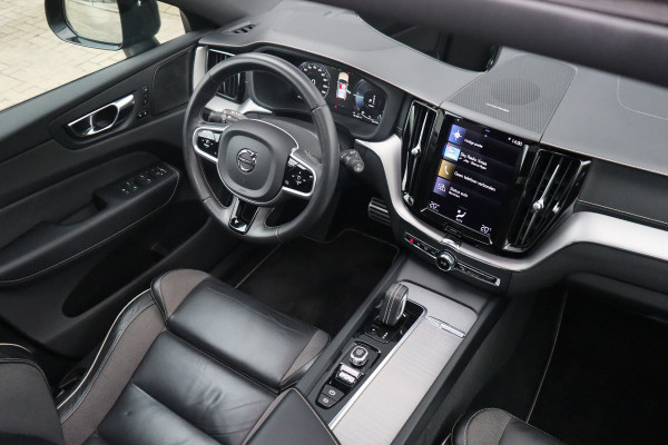 Volvo XC60 2.0 Recharge T6 AWD R-Design Panorama dak / Head-Up / Harman Kardon / 360 camera / Adaptieve cruise /