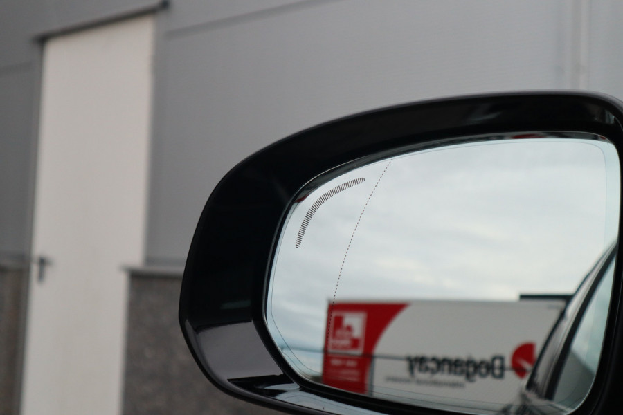 Volvo XC60 2.0 Recharge T6 AWD R-Design Panorama dak / Head-Up / Harman Kardon / 360 camera / Adaptieve cruise /