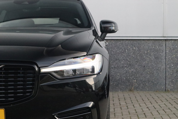 Volvo XC60 2.0 Recharge T6 AWD R-Design Panorama dak / Head-Up / Harman Kardon / 360 camera / Adaptieve cruise /