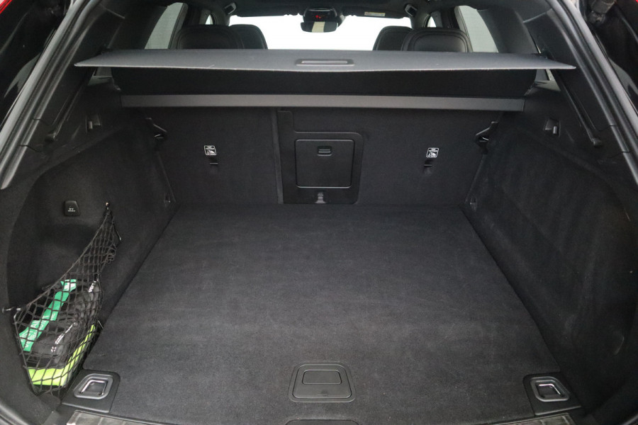 Volvo XC60 2.0 Recharge T6 AWD R-Design Panorama dak / Head-Up / Harman Kardon / 360 camera / Adaptieve cruise /