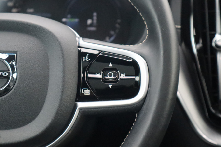 Volvo XC60 2.0 Recharge T6 AWD R-Design Panorama dak / Head-Up / Harman Kardon / 360 camera / Adaptieve cruise /
