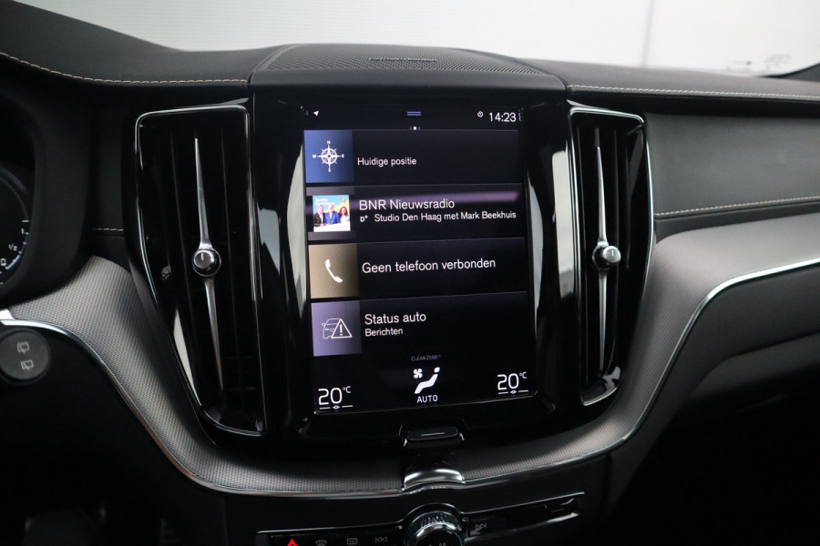 Volvo XC60 2.0 Recharge T6 AWD R-Design Panorama dak / Head-Up / Harman Kardon / 360 camera / Adaptieve cruise /