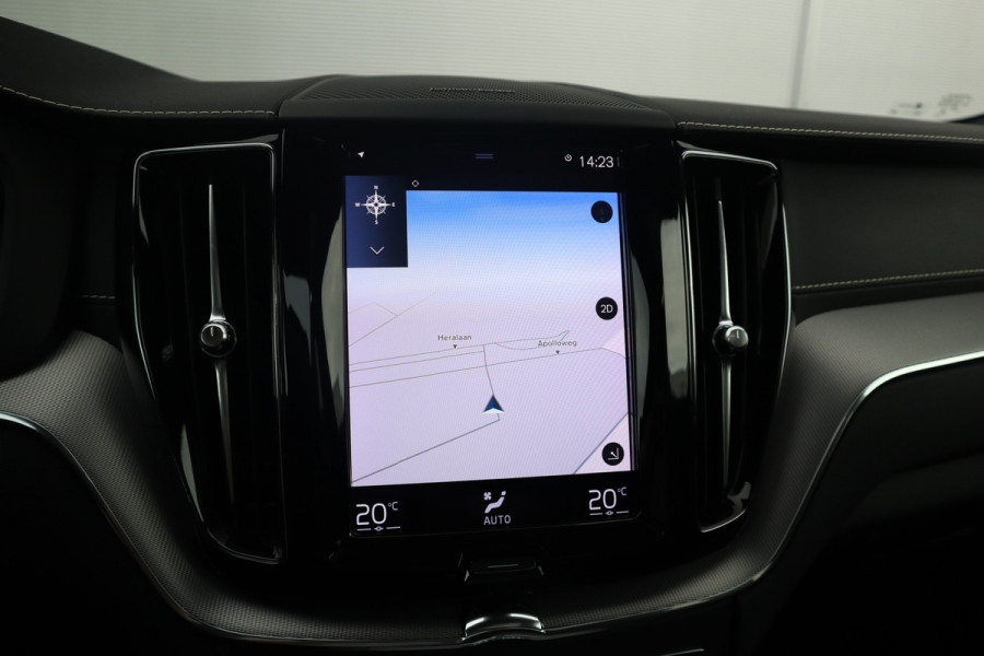 Volvo XC60 2.0 Recharge T6 AWD R-Design Panorama dak / Head-Up / Harman Kardon / 360 camera / Adaptieve cruise /
