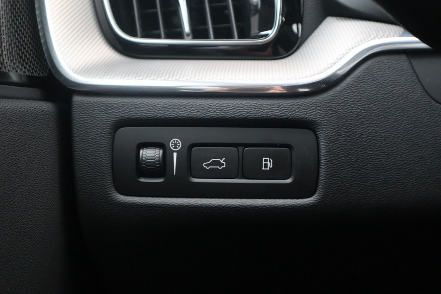 Volvo XC60 2.0 Recharge T6 AWD R-Design Panorama dak / Head-Up / Harman Kardon / 360 camera / Adaptieve cruise /