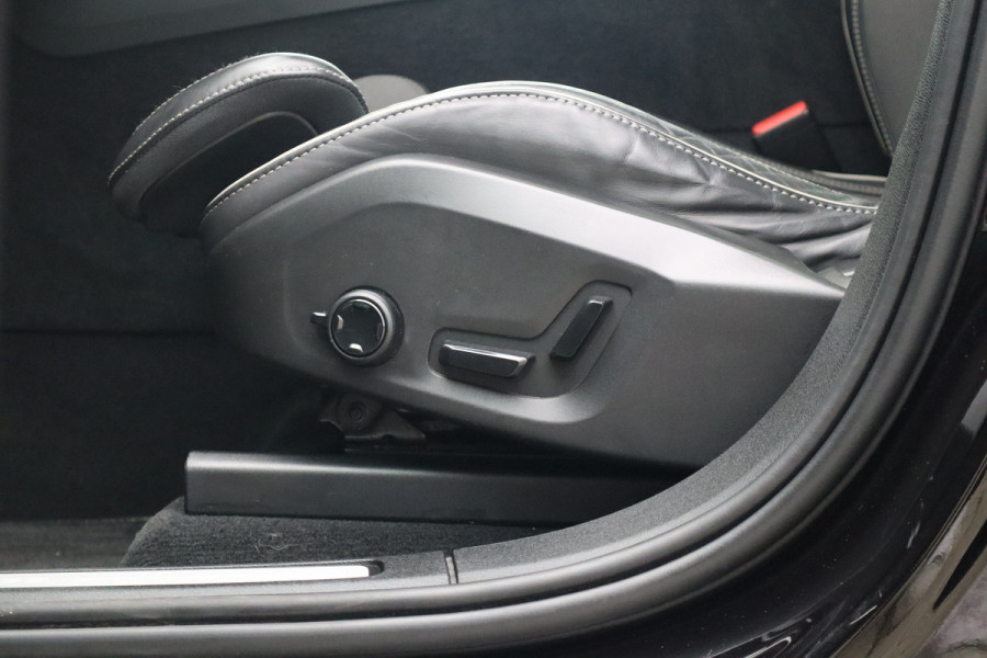 Volvo XC60 2.0 Recharge T6 AWD R-Design Panorama dak / Head-Up / Harman Kardon / 360 camera / Adaptieve cruise /