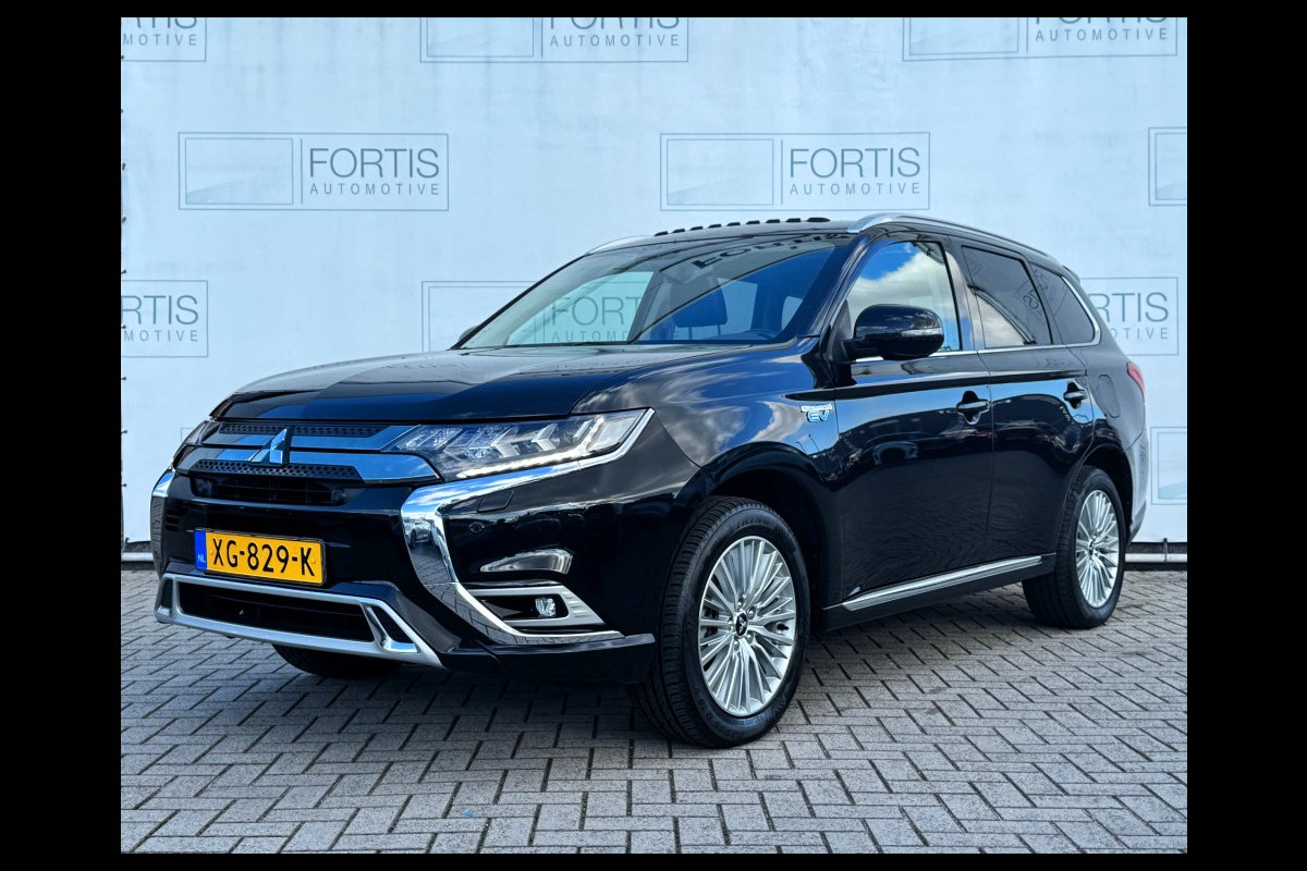 Mitsubishi Outlander 2.4 PHEV Intense+ TREKHAAK | PANODAK |
