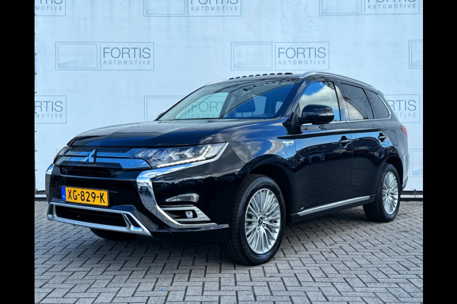 Mitsubishi Outlander 2.4 PHEV Intense+ TREKHAAK | PANODAK |