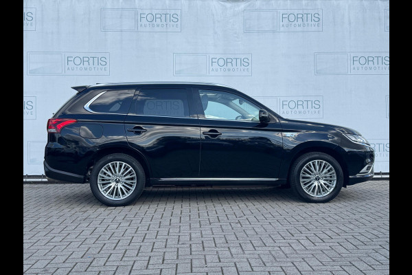Mitsubishi Outlander 2.4 PHEV Intense+ TREKHAAK | PANODAK |