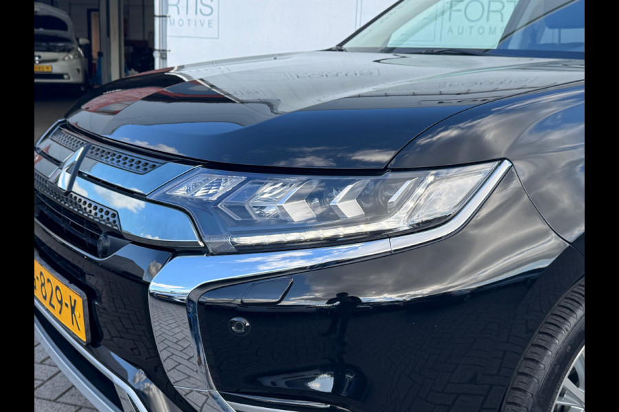 Mitsubishi Outlander 2.4 PHEV Intense+ TREKHAAK | PANODAK |
