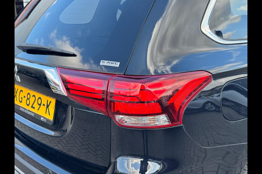 Mitsubishi Outlander 2.4 PHEV Intense+ TREKHAAK | PANODAK |