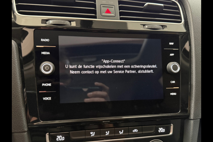 Volkswagen Golf 1.5 TSI Highline PANO/NAVI/CAMERA/LED/SPORTSTOELEN/CLIMATE/PARELMOER !