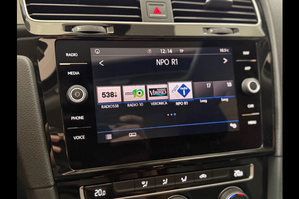 Volkswagen Golf 1.5 TSI Highline PANO/NAVI/CAMERA/LED/SPORTSTOELEN/CLIMATE/PARELMOER !