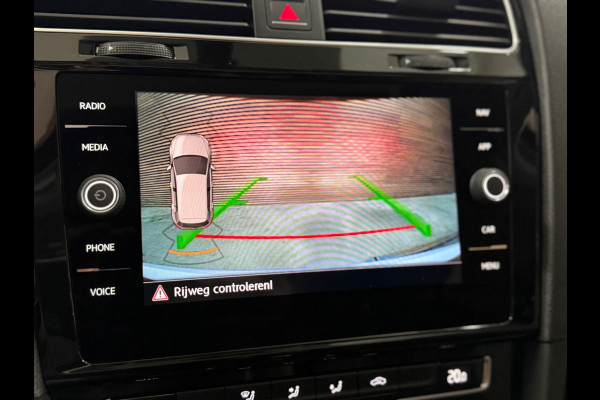 Volkswagen Golf 1.5 TSI Highline PANO/NAVI/CAMERA/LED/SPORTSTOELEN/CLIMATE/PARELMOER !