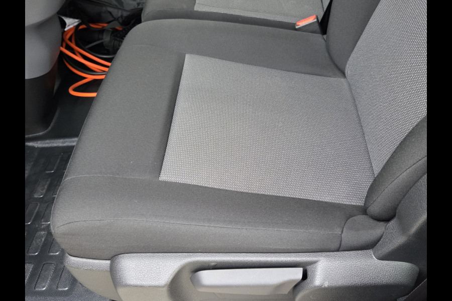 Peugeot e-Expert / Citroen e-Jumpy 75kWh Business 9 Pers. Airco Cruisecontrol Prijs incl. BTW €32.368,- Peugeot e-Expert / Citroen e-Jumpy 75kWh Business 9 Pers. Airco Cruisecontrol Prijs incl. BTW €32.368,-