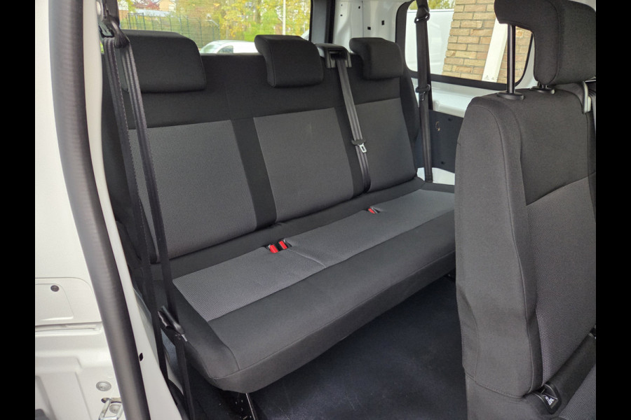 Peugeot e-Expert / Citroen e-Jumpy 75kWh Business 9 Pers. Airco Cruisecontrol Prijs incl. BTW €32.368,- Peugeot e-Expert / Citroen e-Jumpy 75kWh Business 9 Pers. Airco Cruisecontrol Prijs incl. BTW €32.368,-