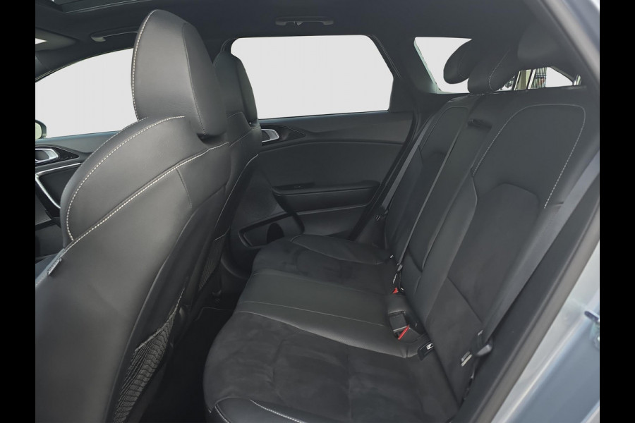 Kia Ceed Sportswagon 1.5 T-GDi GT-Line Automaat | Stoel & Stuurverwarming | Sportstuur | Schuif/Kanteldak | LED | Elektr. Achterklep |