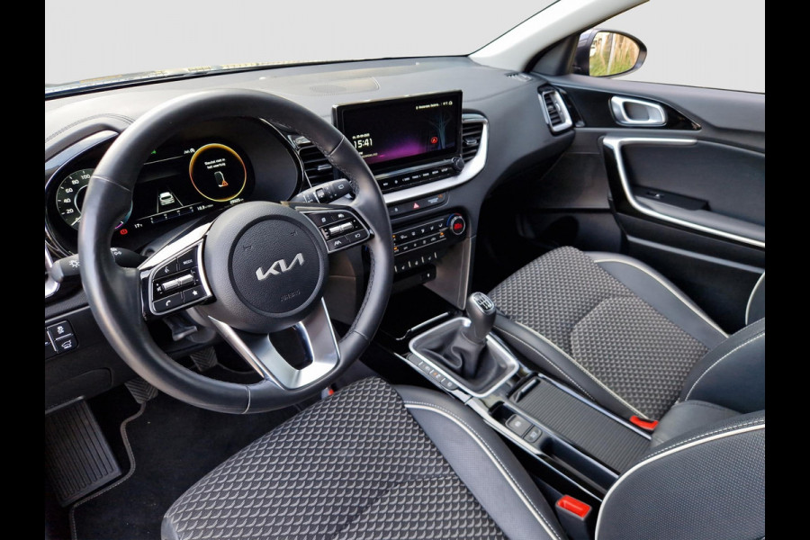 Kia Ceed Sportswagon 1.0 T-GDi DynamicPlusLine | Dodehoek | Key-Less | Stoelverwarming | LED | Licht- en Regensensor |