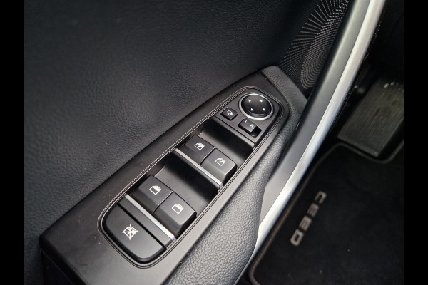 Kia Ceed Sportswagon 1.5 T-GDi DynamicPlusLine | Automaat | Stoel- en Stuurverwarming | Clima | Key-less | Navi | Carplay/Android Auto |