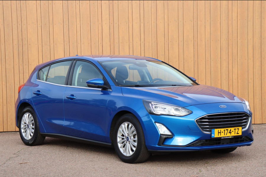 Ford Focus 1.0 EcoBoost Titanium Business org.NL trekhaak stoel+stuur+raamverw. Ford Focus 1.0 EcoBoost Titanium Business org.NL trekhaak stoel+stuur+raamverw.