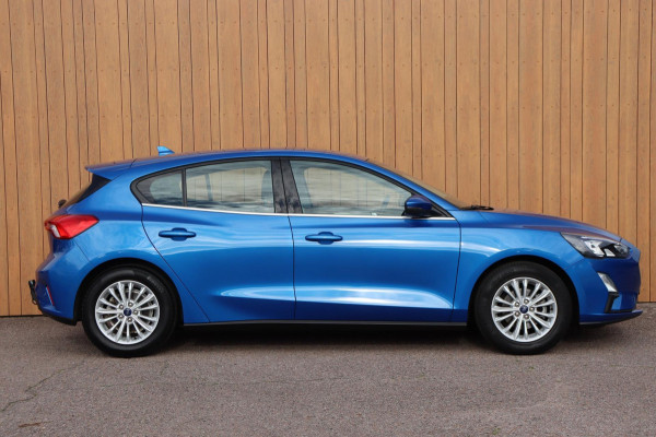 Ford Focus 1.0 EcoBoost Titanium Business org.NL trekhaak stoel+stuur+raamverw. Ford Focus 1.0 EcoBoost Titanium Business org.NL trekhaak stoel+stuur+raamverw.