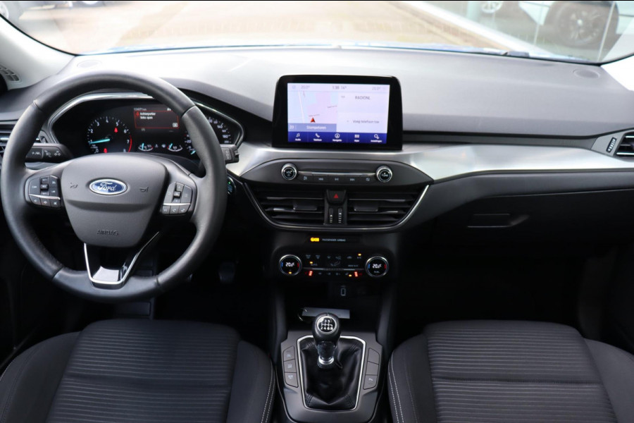 Ford Focus 1.0 EcoBoost Titanium Business org.NL trekhaak stoel+stuur+raamverw. Ford Focus 1.0 EcoBoost Titanium Business org.NL trekhaak stoel+stuur+raamverw.