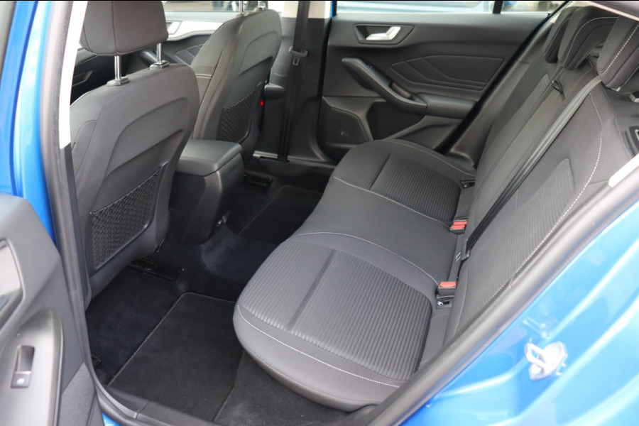 Ford Focus 1.0 EcoBoost Titanium Business org.NL trekhaak stoel+stuur+raamverw. Ford Focus 1.0 EcoBoost Titanium Business org.NL trekhaak stoel+stuur+raamverw.