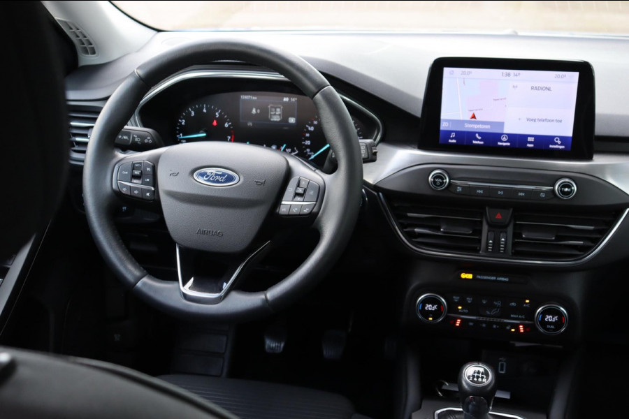 Ford Focus 1.0 EcoBoost Titanium Business org.NL trekhaak stoel+stuur+raamverw. Ford Focus 1.0 EcoBoost Titanium Business org.NL trekhaak stoel+stuur+raamverw.