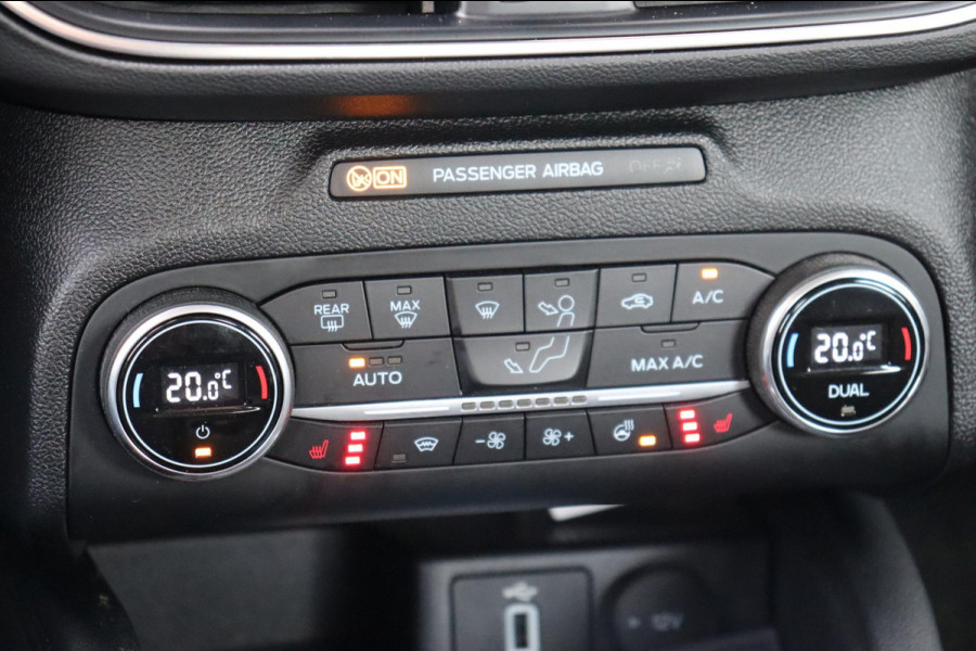 Ford Focus 1.0 EcoBoost Titanium Business org.NL trekhaak stoel+stuur+raamverw. Ford Focus 1.0 EcoBoost Titanium Business org.NL trekhaak stoel+stuur+raamverw.