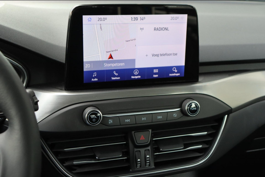 Ford Focus 1.0 EcoBoost Titanium Business org.NL trekhaak stoel+stuur+raamverw. Ford Focus 1.0 EcoBoost Titanium Business org.NL trekhaak stoel+stuur+raamverw.