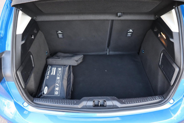 Ford Focus 1.0 EcoBoost Titanium Business org.NL trekhaak stoel+stuur+raamverw. Ford Focus 1.0 EcoBoost Titanium Business org.NL trekhaak stoel+stuur+raamverw.