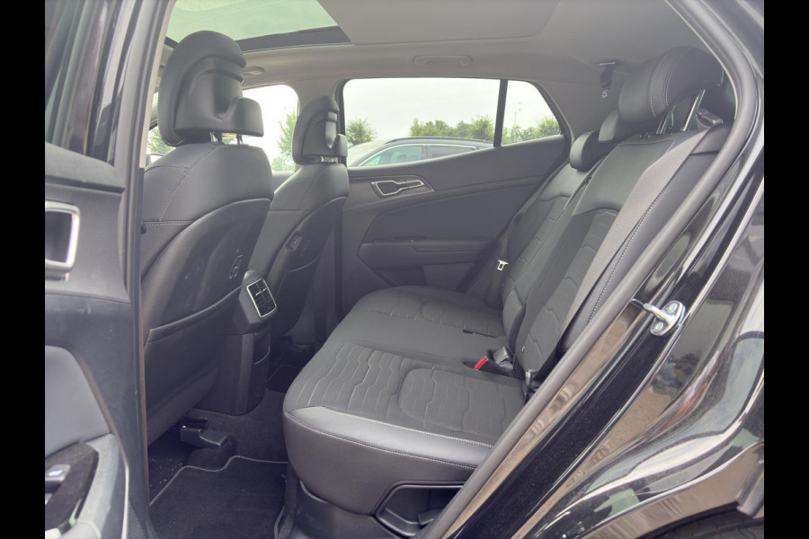 Kia Sportage 1.6 T-GDi Hybrid DynamicPlusLine Automaat | Pano | Stoelverwarming voor/achter | Camera | Dodehoekherkenning | Elektrische Stoelen | Cruise | Apple Carplay & Android Auto |