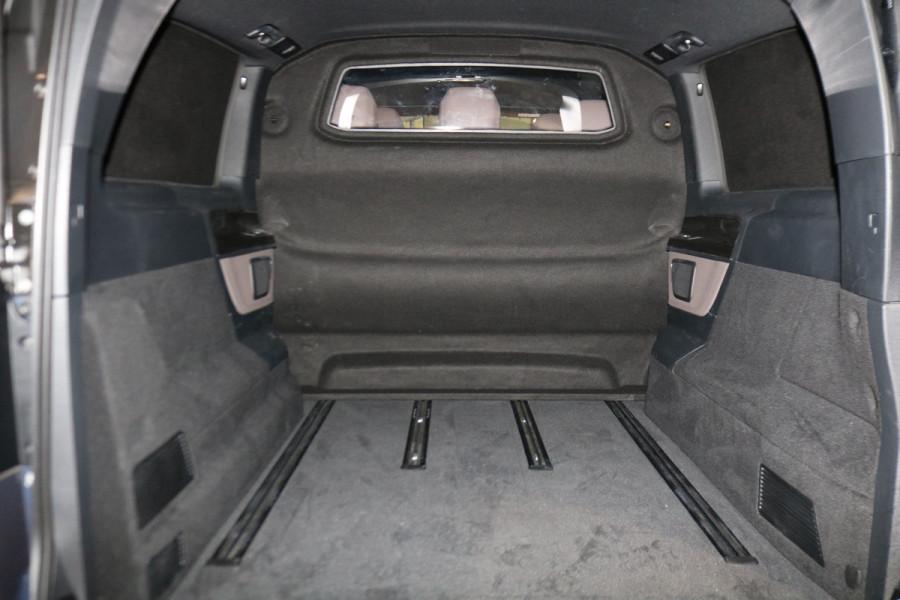 Mercedes-Benz V-Klasse 300d XL DC Avantgarde Edition AMG Airmatic Burmester