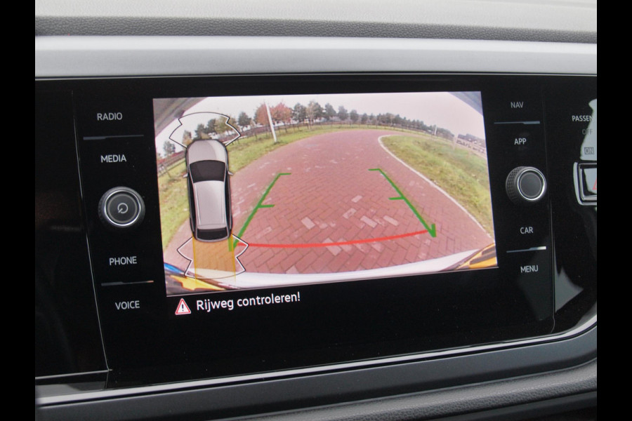 Volkswagen Taigo 1.0 TSI R-Line Business | R-Line | Camera | Automaat | Stoelverwarming | NL-Auto |