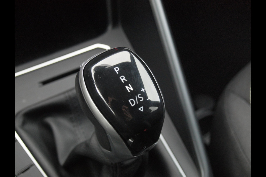 Volkswagen Taigo 1.0 TSI R-Line Business | R-Line | Camera | Automaat | Stoelverwarming | NL-Auto |