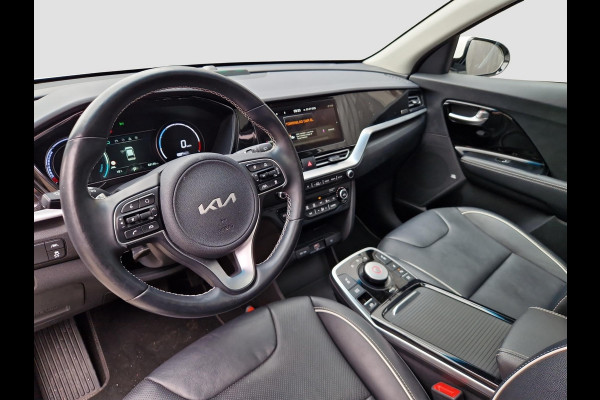 Kia e-Niro ExecutiveLine 64 kWh | 1e Eigenaar | Open Dak | LED | RMC Trekhaak | JBL | Stoelventilatie |