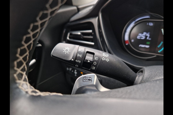 Kia e-Niro ExecutiveLine 64 kWh | 1e Eigenaar | Open Dak | LED | RMC Trekhaak | JBL | Stoelventilatie |