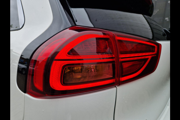 Kia e-Niro ExecutiveLine 64 kWh | 1e Eigenaar | Open Dak | LED | RMC Trekhaak | JBL | Stoelventilatie |