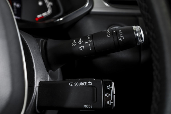 Renault Captur 1.3 TCe 130 PK Intens - Automaat | Dig. Cockpit | Adapt. Cruise | PDC | Camera | NAV + App. Connect | ECC | DAB | LM 18" |